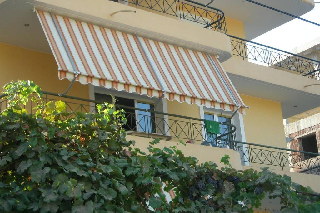 Lina'S Apartment Himarë Exterior foto